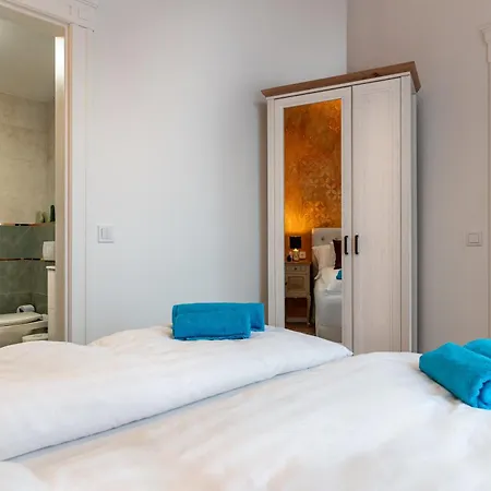 Broadway Street With 3 Bedrooms & 2 Bathrooms 아파트 부다페스트