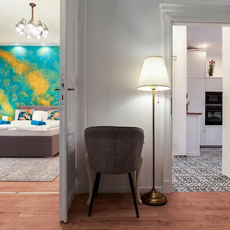 Broadway Street With 3 Bedrooms & 2 Bathrooms 아파트 부다페스트