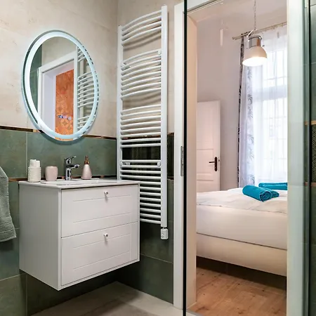 Broadway Street With 3 Bedrooms & 2 Bathrooms