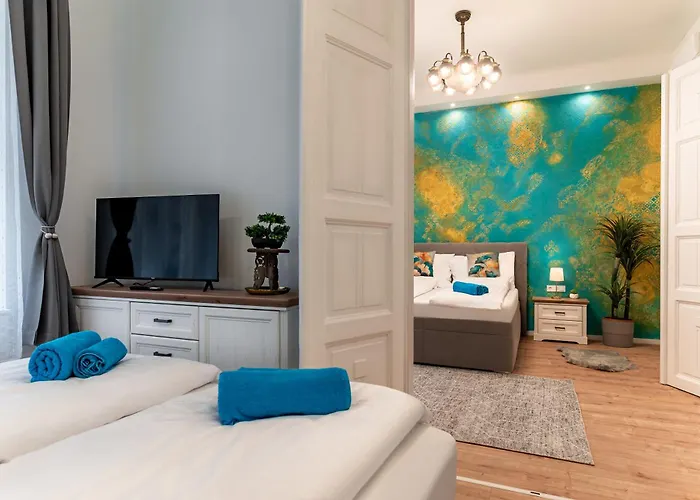 Broadway Street With 3 Bedrooms & 2 Bathrooms