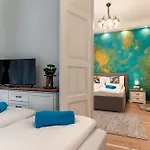 Broadway Street With 3 Bedrooms & 2 Bathrooms