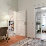 アパート Broadway Street With 3 Bedrooms & 2 Bathrooms