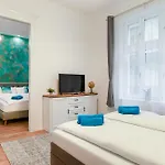 アパート Broadway Street With 3 Bedrooms & 2 Bathrooms *