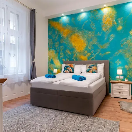 Broadway Street With 3 Bedrooms & 2 Bathrooms Budapeszt