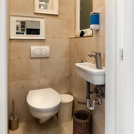 Broadway Street With 3 Bedrooms & 2 Bathrooms Lägenhet *