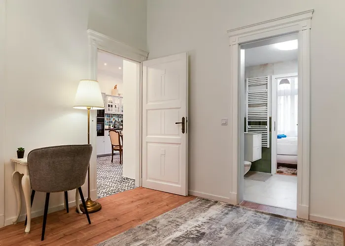 Lejlighed Broadway Street With 3 Bedrooms & 2 Bathrooms